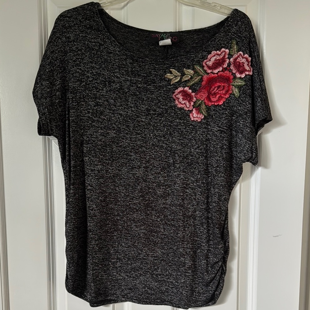 Gray Embellished Tee with Relaxed Fit and Short Sleeves
